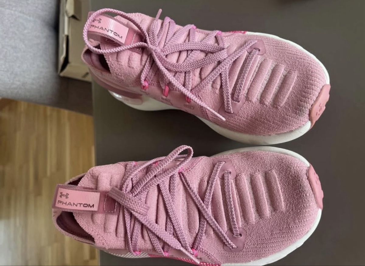Scarpe da donna: Under Armour running shoes 37  – Usato da Hombrechtikon venduto da boa_8kth 1