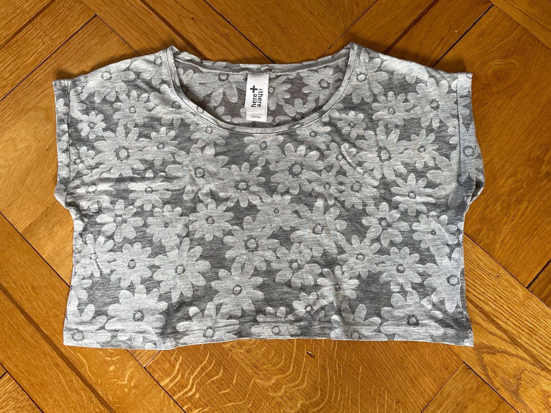 Blusen, T-Shirts & Tops: Top Gr. 158 / 164 – Gebraucht aus Genève von Livsonman