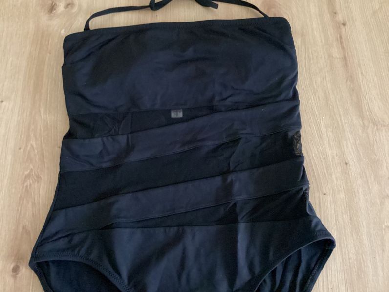 Costumi da bagno & Bikini: Damen-Badeanzug, Gr. 38, schwarz, neu – Nuovo (secondo la descrizione) da Bad Zurzach venduto da Hibiskus78 1