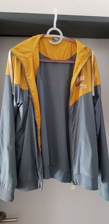 Neuw. Nike leichte Jacke mit Kapuze - gefüttert - gelb/grau