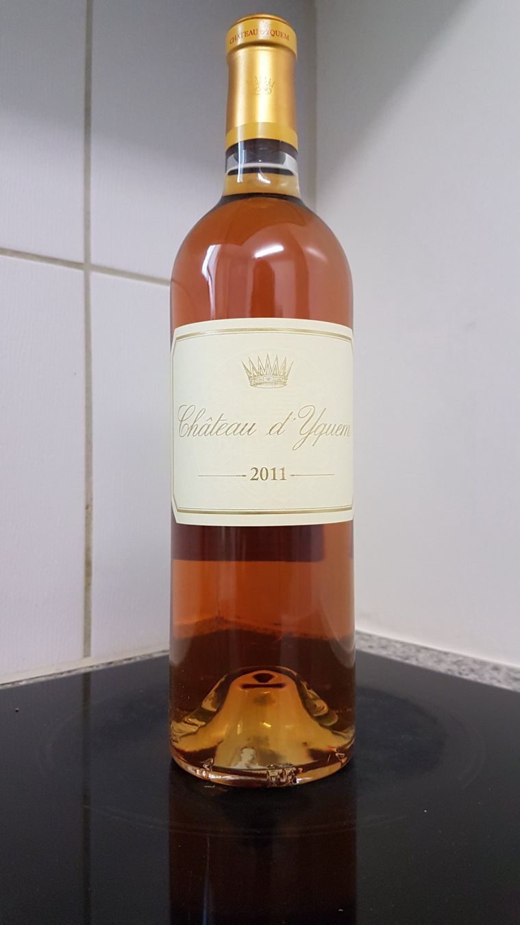 Yquem Vino: Chateau d'Yquem 2011 – Nuovo (secondo la descrizione) da Grenchen venduto da poggione