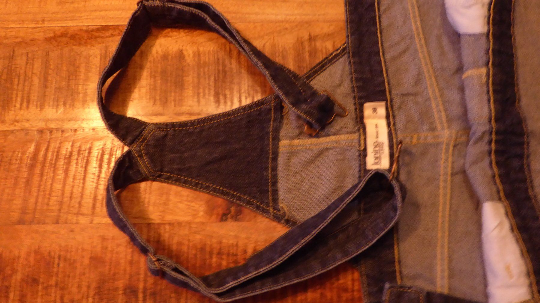 Jeans: Kurze Jeans Latzhose Gr 36 Janina – Usato da Sargans venduto da Benziner 5