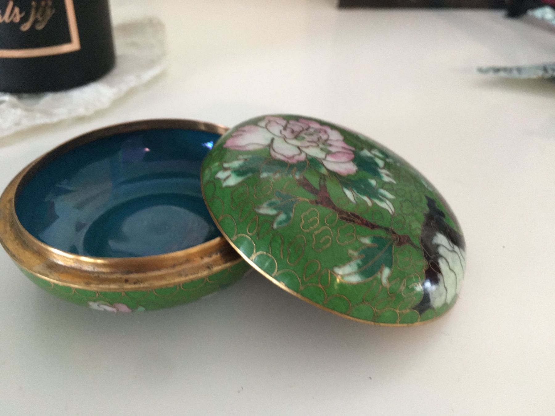Tutte le decorazioni: Cloisonnéedöslein mit Deckel, grün oder schwarz – Usato da Eich venduto da Jokove63 1