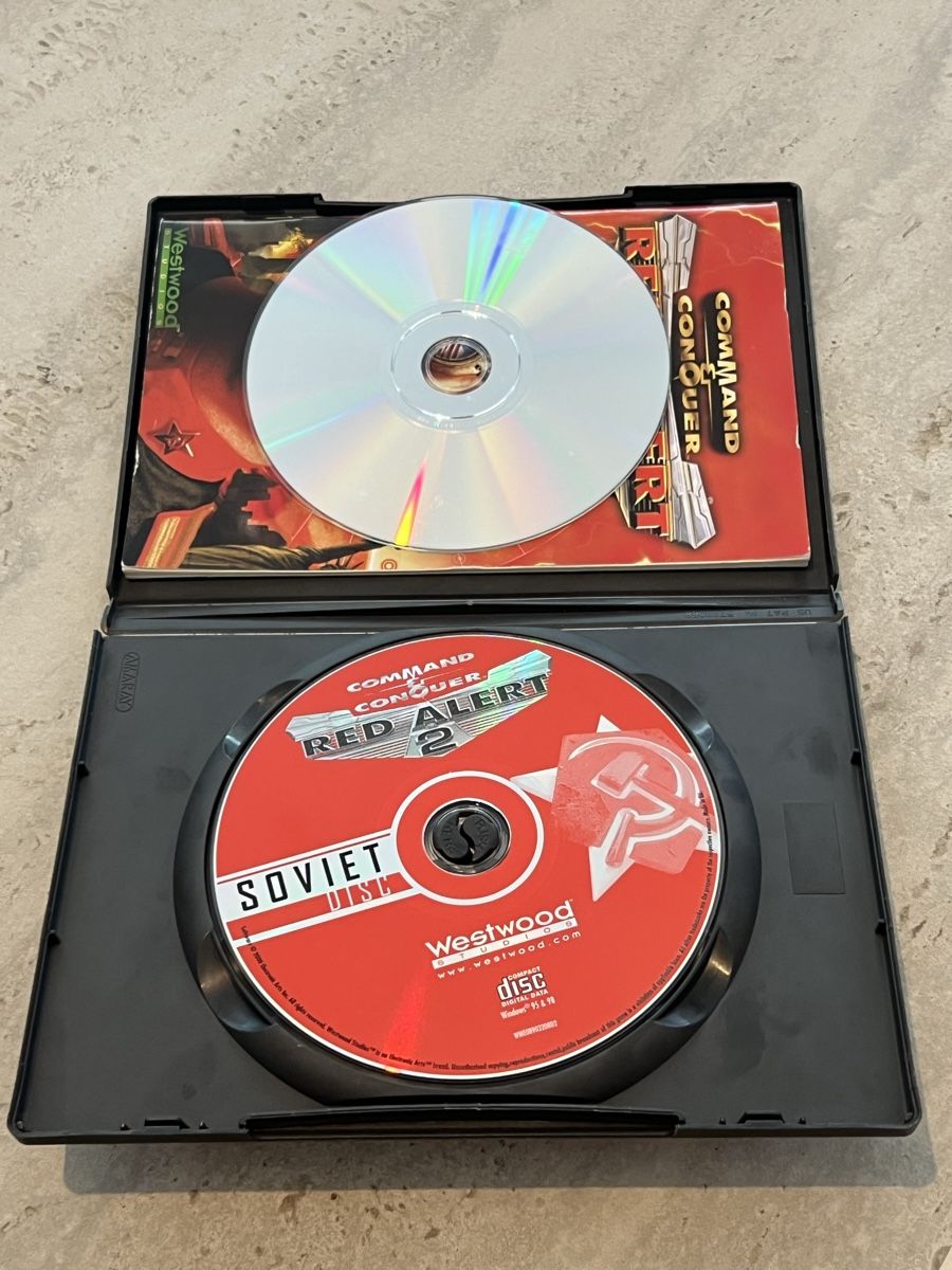 Jeux: Command & Conquer Red Alert 2 PC Komplett 2 CDs Italienisch  – D'occasion à Muralto par dan_pf8r 2