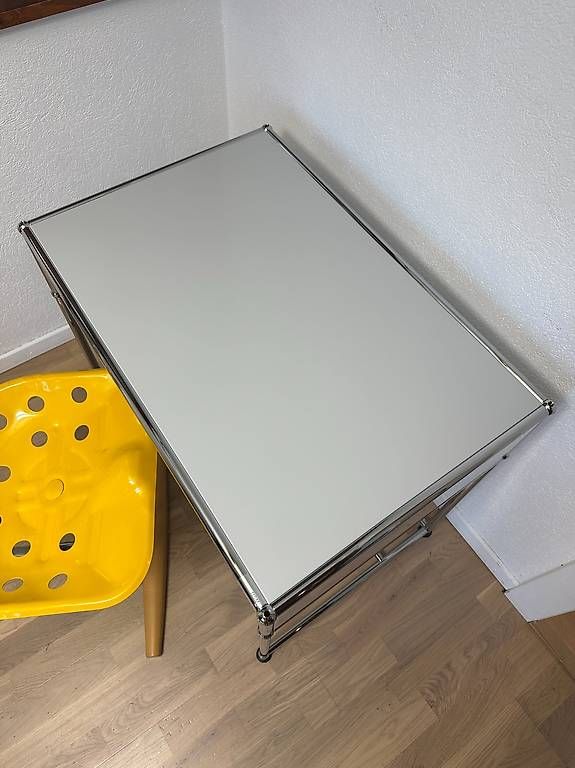 USM Bureaux: Bureau / Desserte USM Haller en Gris Clair // Ref. AY0432 – D'occasion à Ravoire par ARKY_s 4