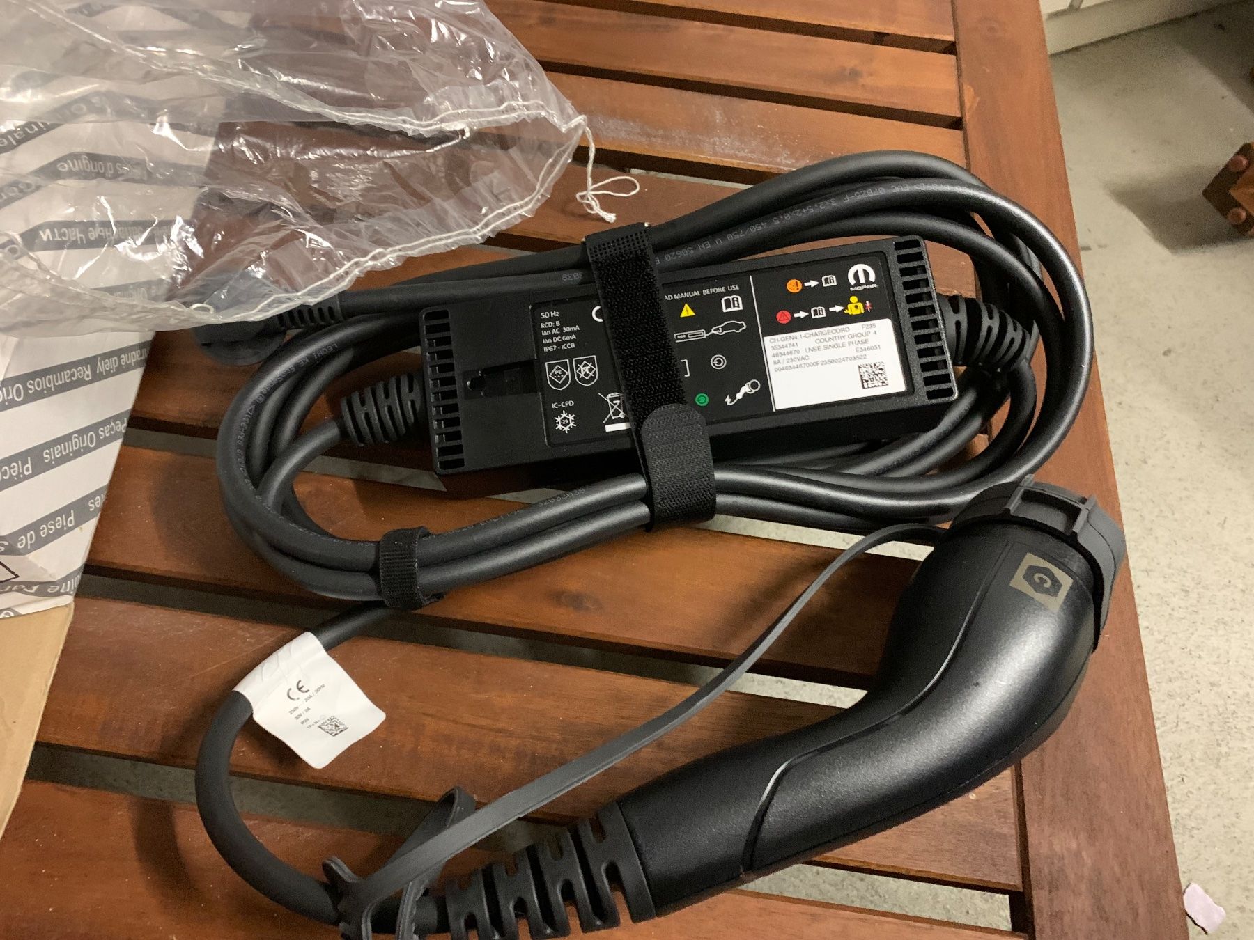 Batterie-Ladegeräte: Ladekabel Mopar CH-GEN4 1-PHASE UNUSED EINZELPHASE – Neu und originalverpackt aus Wettingen von guiwa
