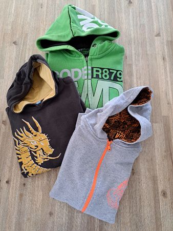 3 coole Kapuzenpullover Gr. 146/152 für Jungs