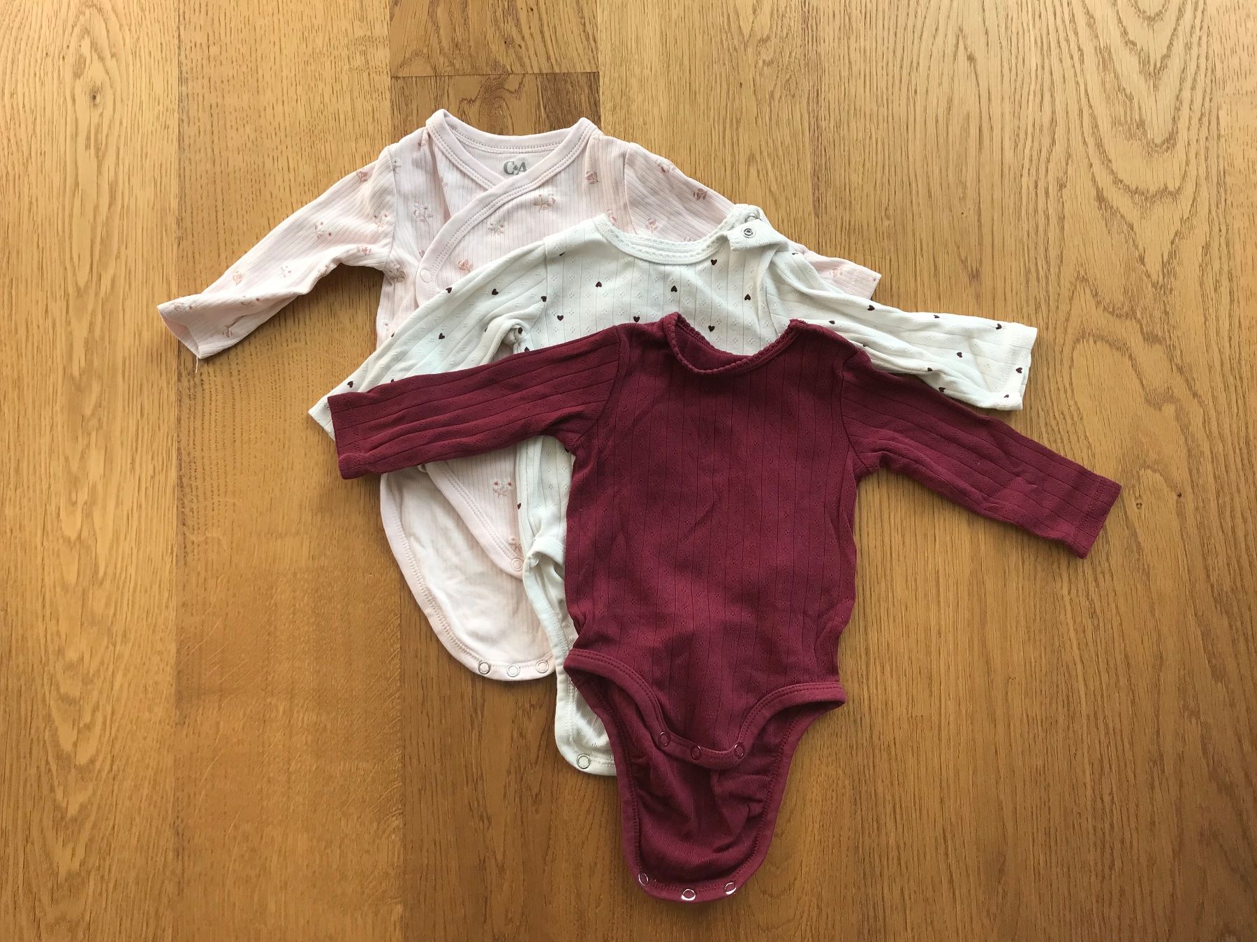 Lotti & Set di vestiti: Bodys langarm Grösse 62 – Nuovo (secondo la descrizione) da Wollerau venduto da Oriole83