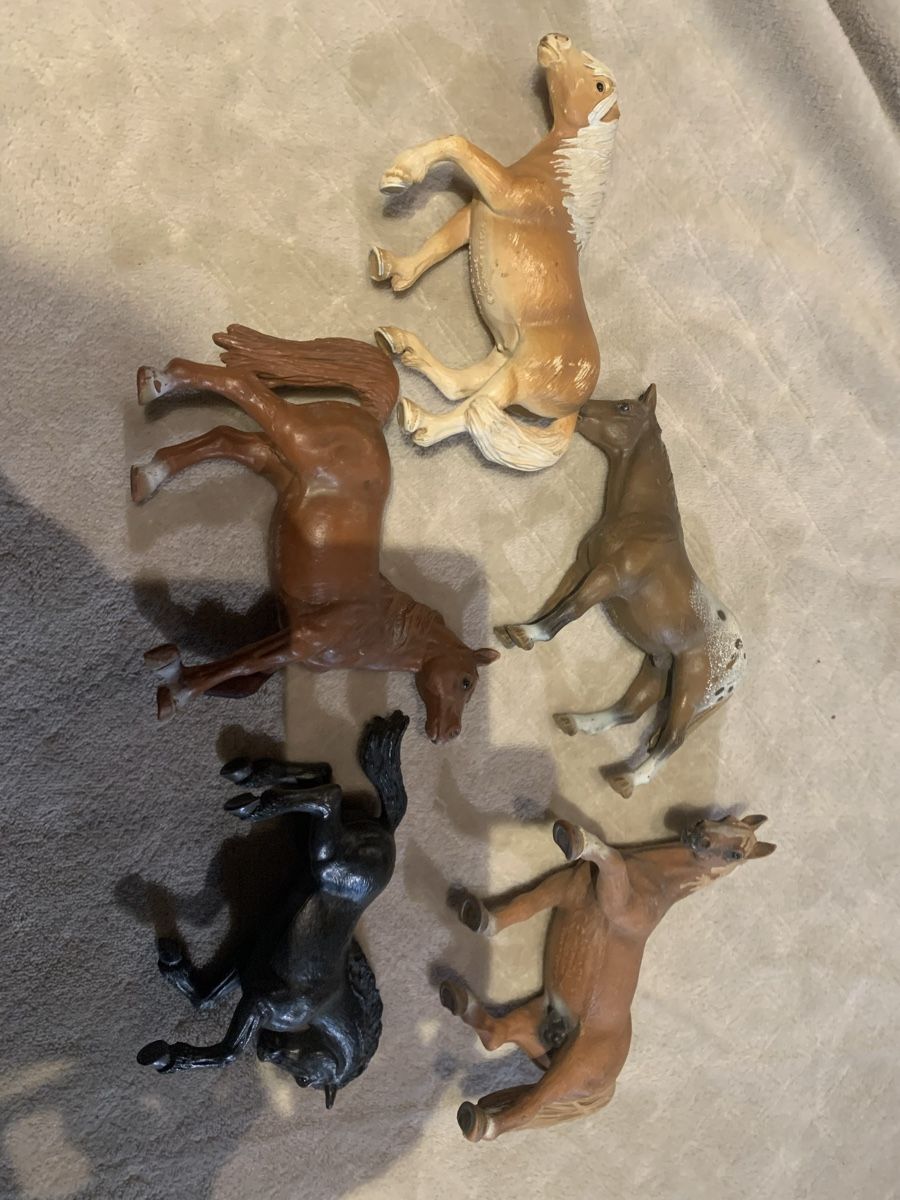 Schleich Jouets: 5 Pferde – D'occasion à Richterswil par irenemiz 5