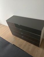 Kommode weiss dunkelgrau mit vier Schubladen guter Zustand