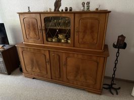 Antikes Buffet mit Vitrine