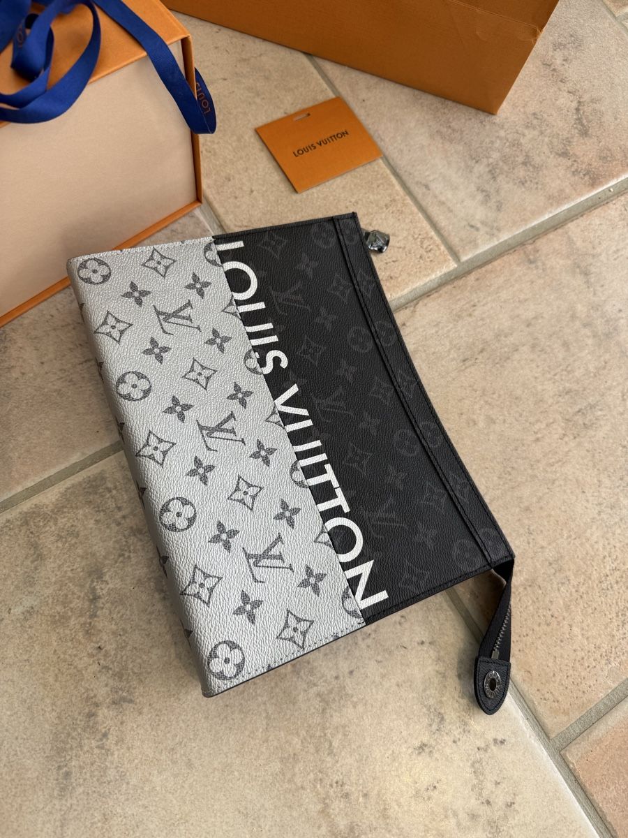Louis Vuitton Borse: Louis Vuitton Split Pochette MM Tasche / Clutch – Usato da Ellighausen venduto da privateseller 1