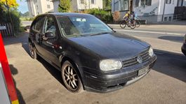 Golf 4 1.8T ab Platz für Teile oder Export