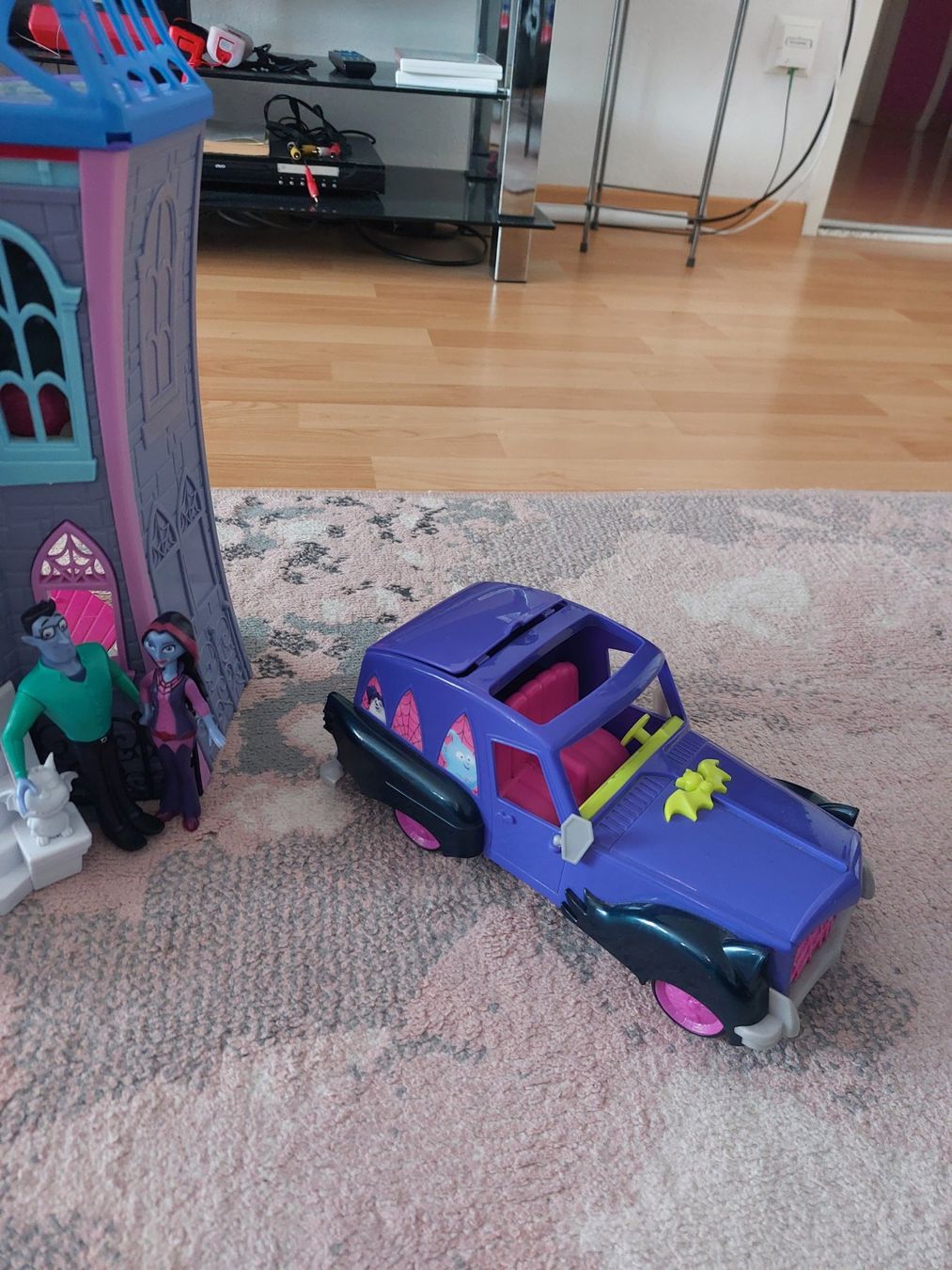 Giocattoli: Vamperina Haus,Figuren und Auto – Usato da Wittenbach venduto da Bruno15. 3
