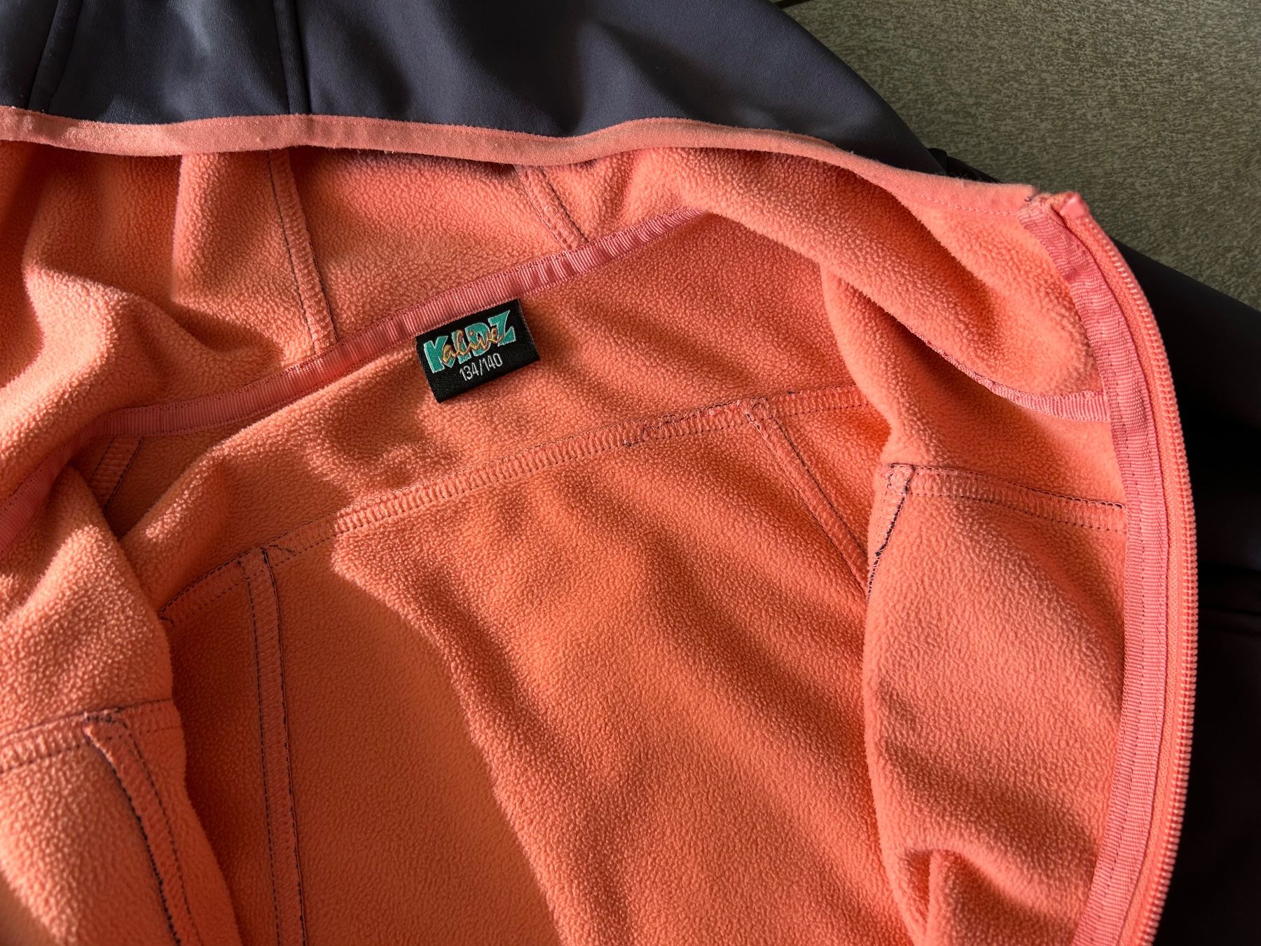 Jacken & Mäntel: Softshell - Jacke gris violet  Gr. 134 - 140 – Gebraucht aus Arbedo von nadia1973 3