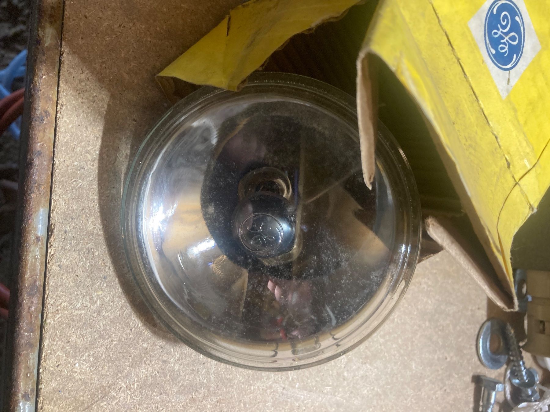 Fari: GE Sealed Beam Lampen – Nuovo e nell'imballaggio originale da Heimenschwand venduto da Beuggerts
