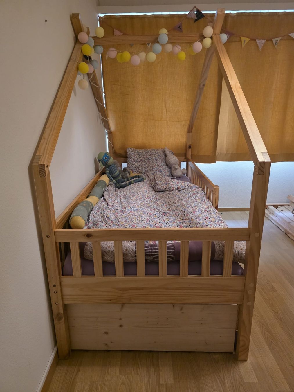 Betten: Hausbett Echtholz 100x200 cm – Gebraucht aus Zürich von LenaS1986 3