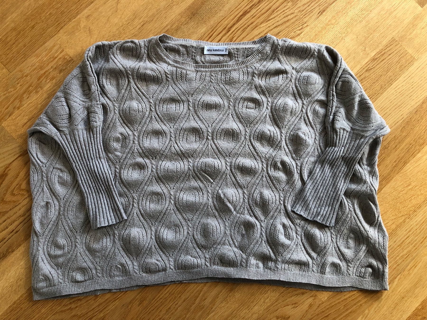 Maglioni & Felpe: Wunderschöner Pullover – Usato da Basel venduto da ullm