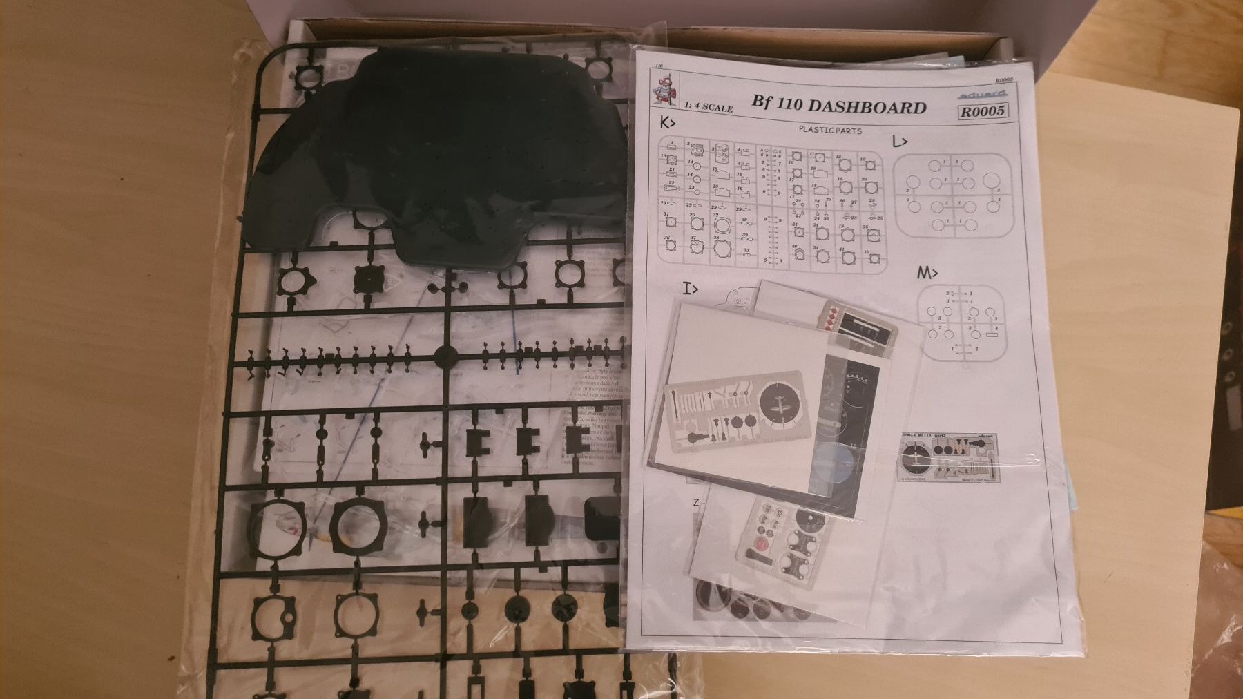 Kit di modellismo & Modellini statici: 1:48 Messerschmitt Bf 110 C/D/E - Royal Class Eduard R0005 – Usato da Bassersdorf venduto da jackbmw 7