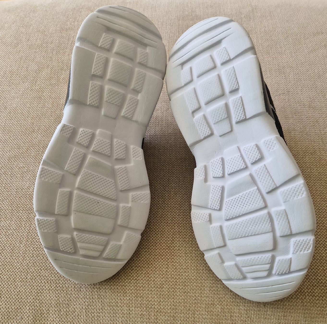 Scarpe da uomo: Komfortable Sneakers Gr. 37 – Usato da Appenzell venduto da Top_Top 2
