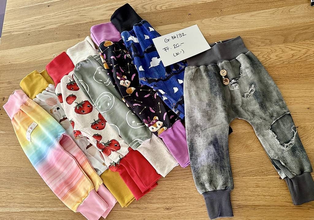 Pantaloni: Handgemachte Pumphosen – Nuovo e nell'imballaggio originale da Gwatt (Thun) venduto da Bennae 2