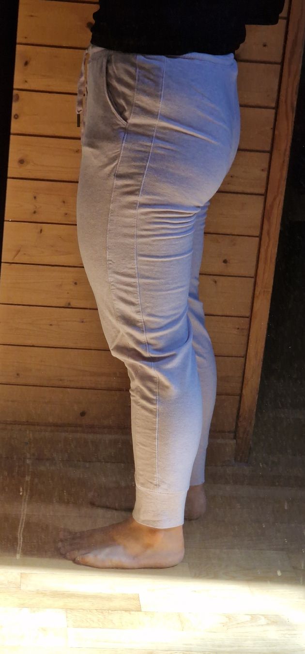 Hosen: Rosa Jogginghose – Gebraucht aus Wil SG von zeh_pck9 1