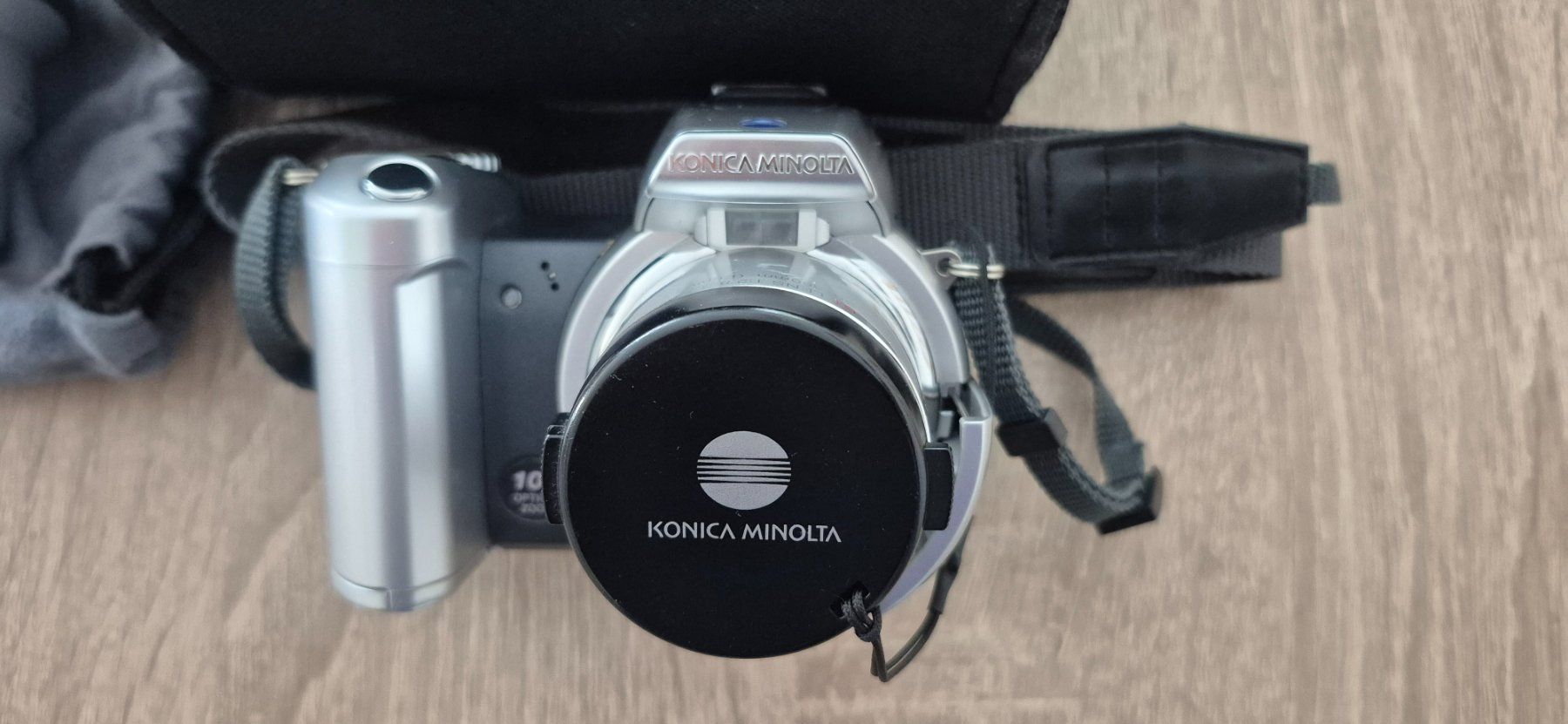 Minolta Fotocamera: Konica Minolta Digital Kamera – Usato da Lyss venduto da Delta-1