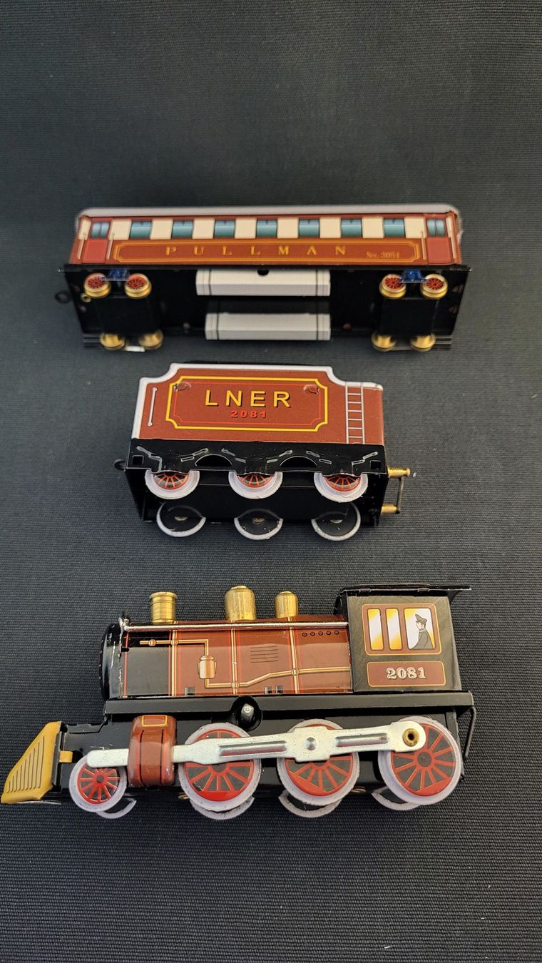 Spielzeuge: Blech-Eisenbahn LNER 2081 PULLMAN mit Schlüssel-Aufzug – Neu und originalverpackt aus Basel von spinne02 2