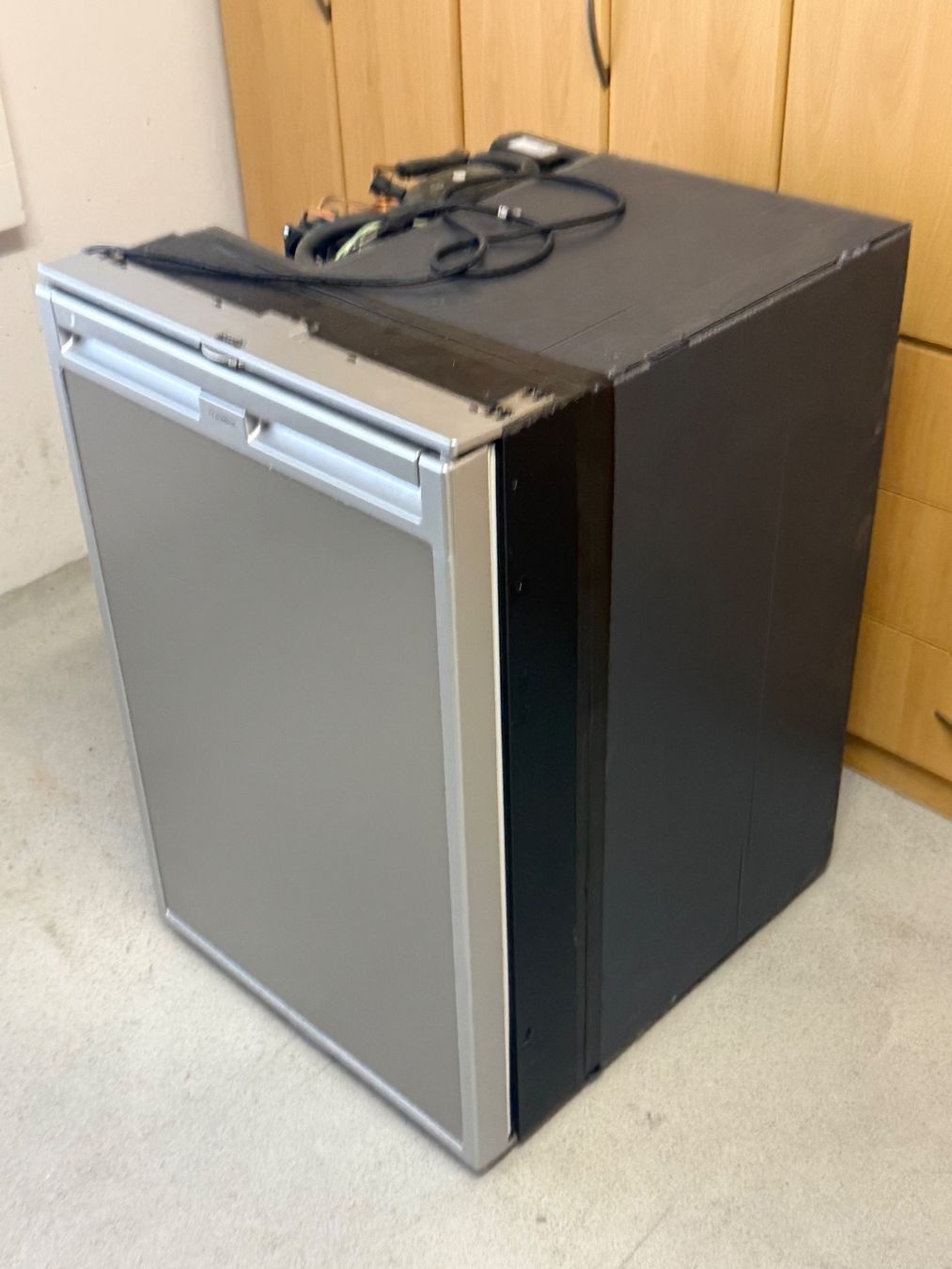 Frigoriferi: Dometic CoolMatic CRX-140 Kompressor-Kühlschrank – Usato da Lengnau AG venduto da PwieP 1