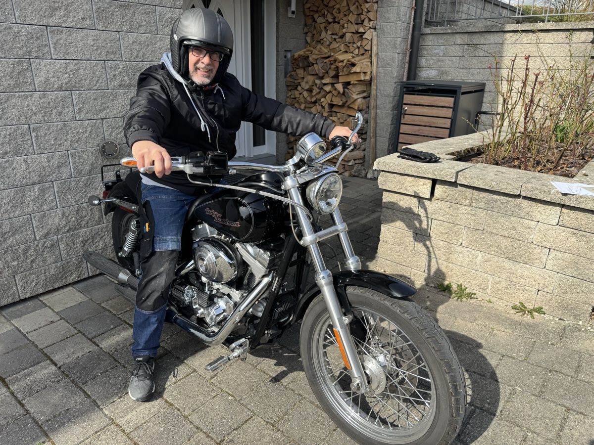 Harley-Davidson Chopper: Harley-Davidson Dyna Super Glide FXDCI 2005 – seul. 6500 km – Gebraucht aus Les Geneveys-sur-Coffrane von Rbonu 4