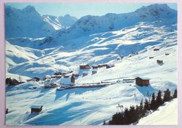 Arosa, Bergkirchli mit Skigebiet 1900 m