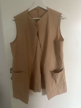 Weste beige Grösse M leicht transparent mit Knöpfen