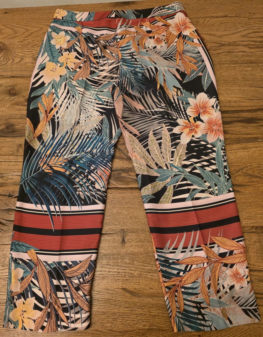 Zara Pantaloni: Sommerliche Zara Hose Tropical print – Nuovo (secondo la descrizione) da Basel venduto da sci_67ms 1