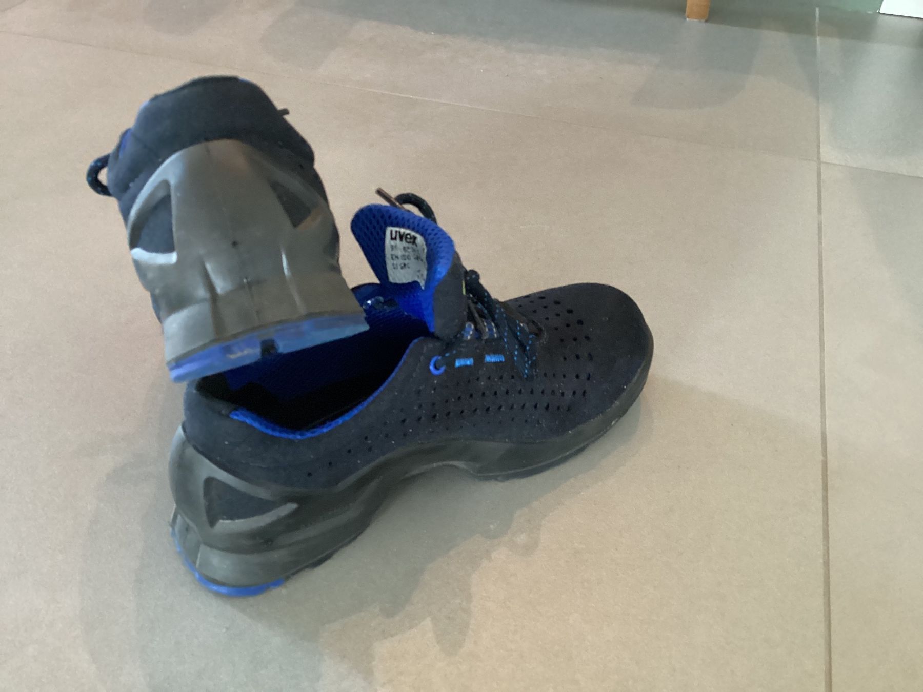 Scarpe da uomo: UVEX Sicherheitsschuhe – Usato da Dachsen venduto da Achohberg 1