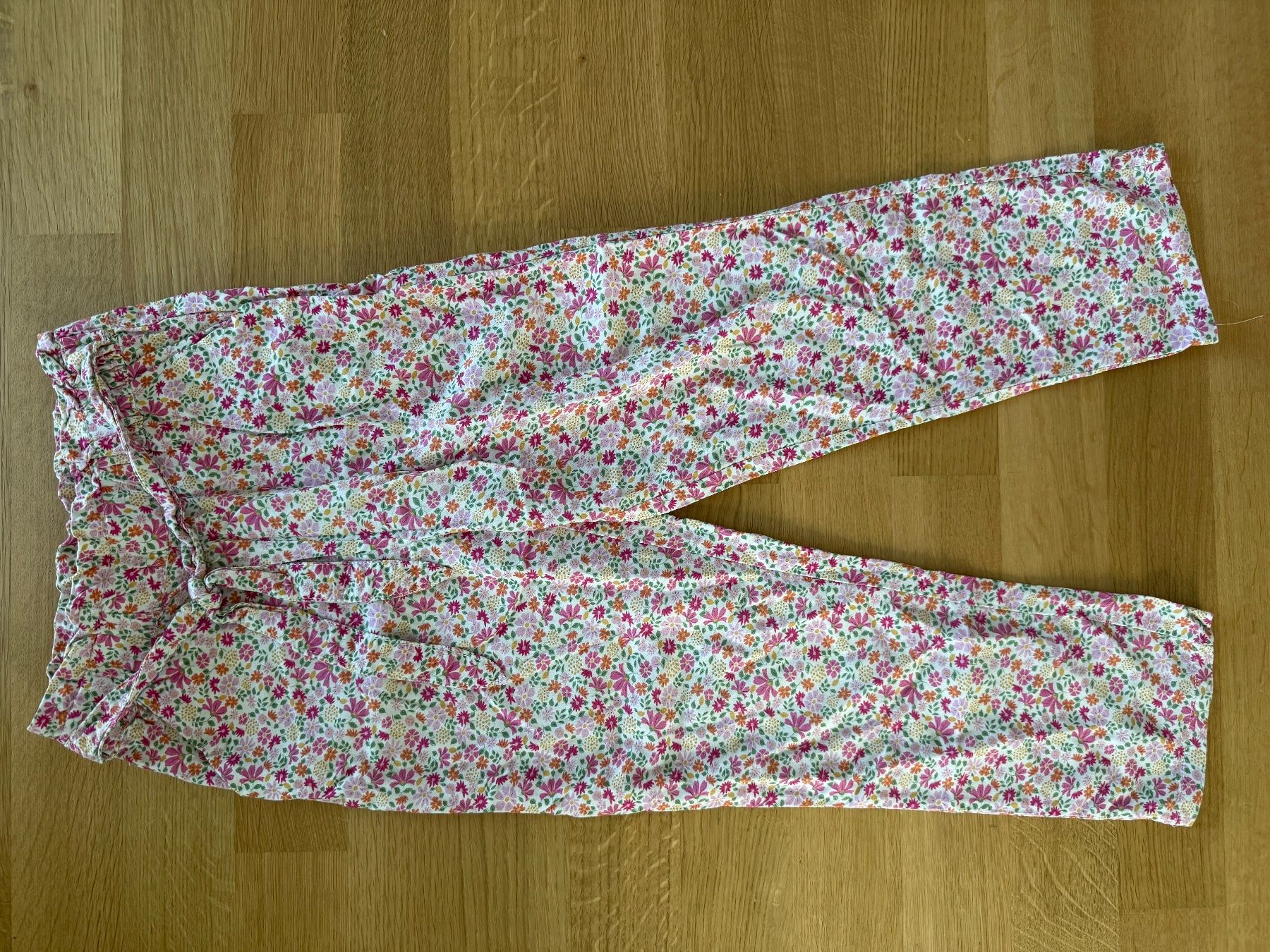 Vertbaudet Pantaloni: Vertbaudet Sommerhose, Grösse 134 – Usato da Hünibach venduto da rotestandem01