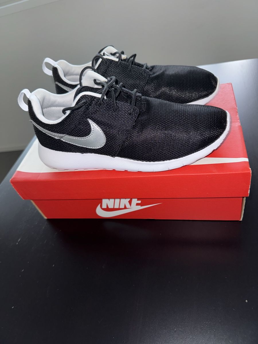 Nike Herrenschuhe: Nike Roshe One, Schwarz/Weiss, Grösse 39 – Neu (gemäss Beschreibung) aus Zürich von Jen10 4