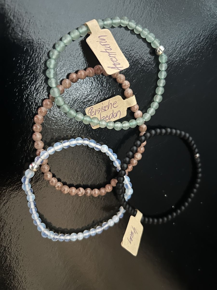 Bracciali & Braccialetti: 4- er Set Armbänder (Set 7) – Nuovo (secondo la descrizione) da Triengen venduto da zomavesu 1