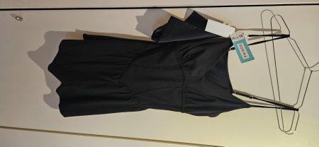 MIni robe de soirée neuf avec étiquette Dorina (c)