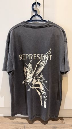 T-shirt Represent M