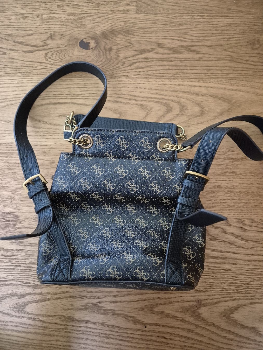 Guess Zaini: Guess Rucksack (Tasche) – Usato da Affoltern am Albis venduto da Minicola 2