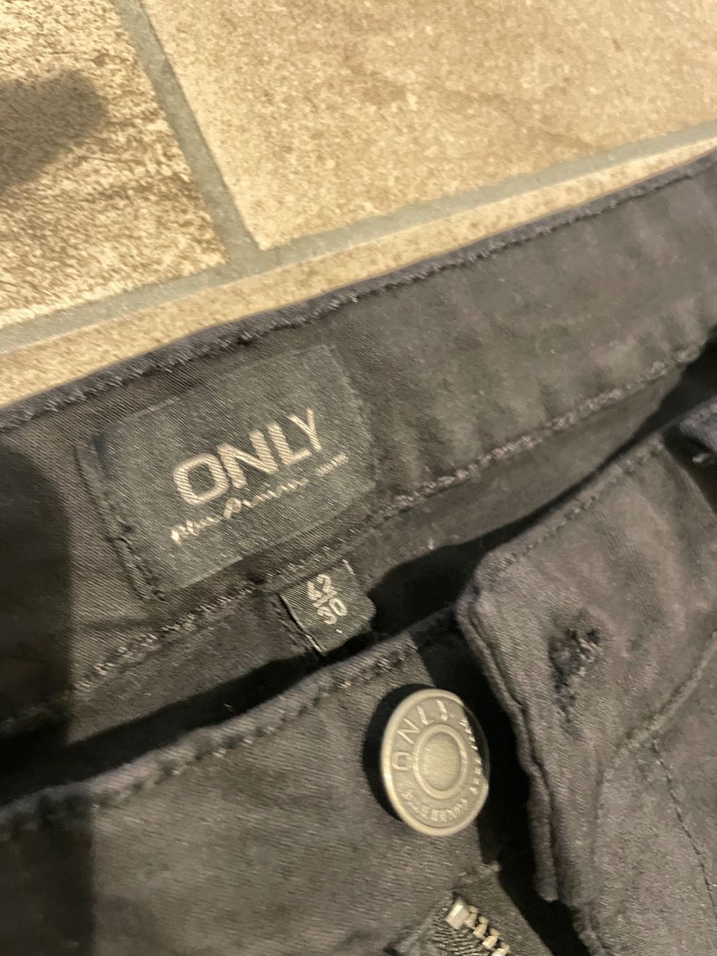 Only Pantalons: ONLY Hose | 42/30 – Neuf (Voir description) à Niederrohrdorf par jasmiinw 1