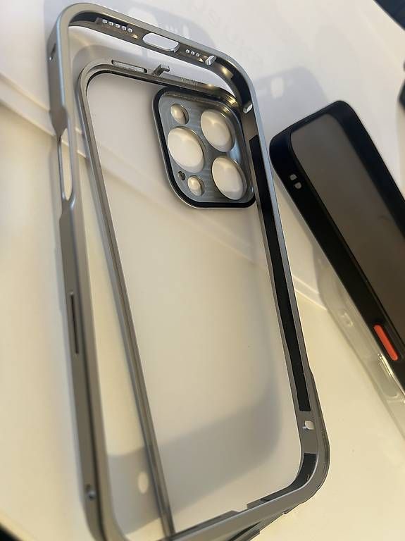 Covers & Schutzfolien: Fours iPhone 14 – Gebraucht aus Versoix von jen_k2qv 4