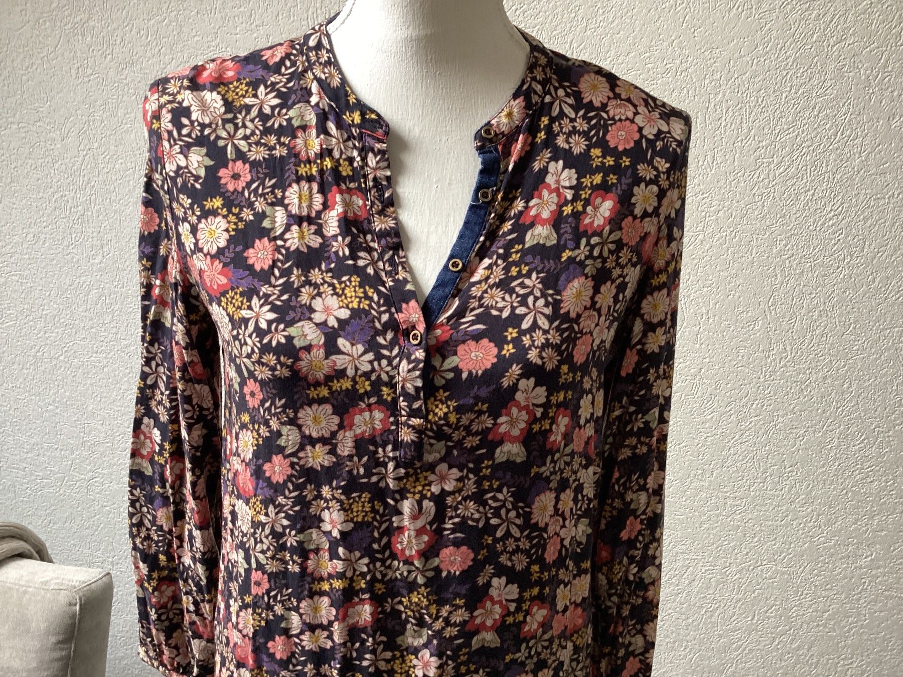 Esprit Vestiti: Schönes, luftiges Esprit edc Kleid mit Blumenmuster Gr. 34 – Usato da Homberg b. Thun venduto da Homata 1