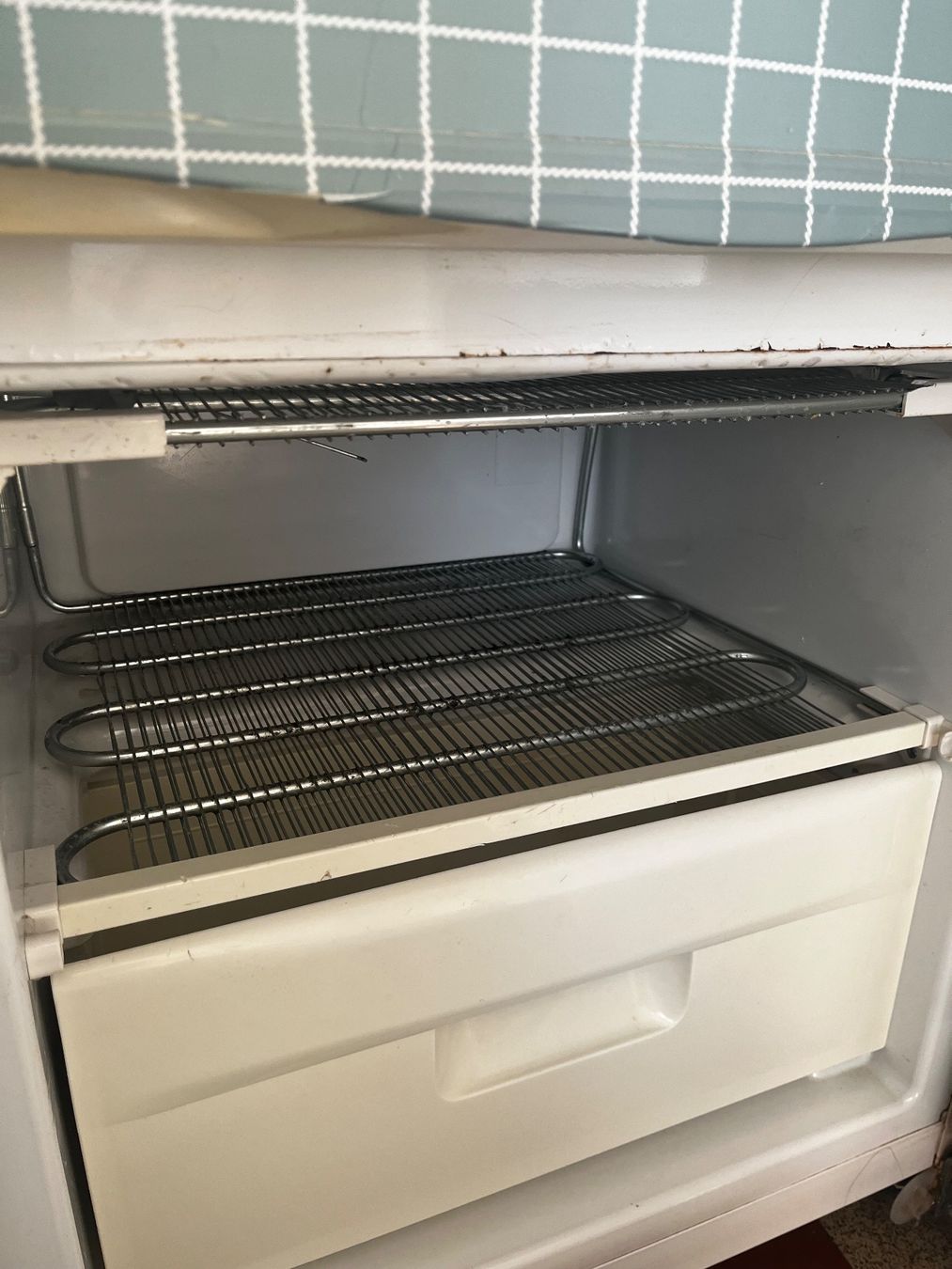 Kühlschrank: Réfrigérateur avec congélateur – Gebraucht aus Lausanne von dor_5b6w 2