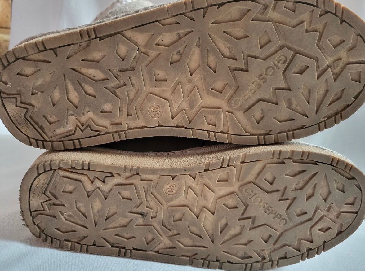 Damenschuhe: Fell Schuhe Gioseppo Gr.38 wie Mou – Gebraucht aus Niederglatt ZH von AnFleischmann 1