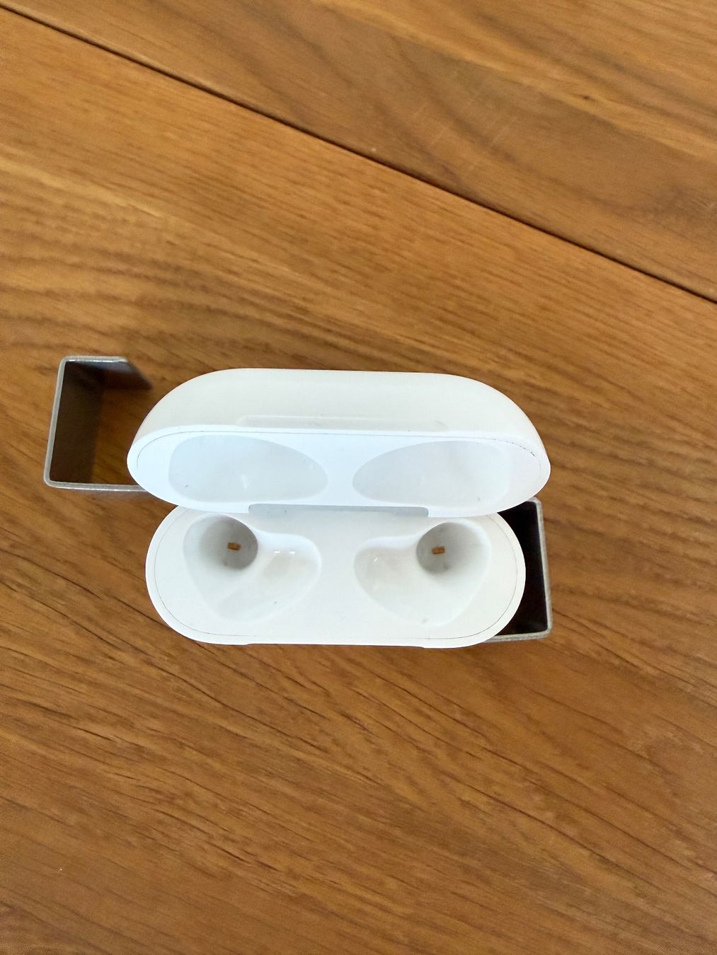 Apple Casques audio: APPLE AirPods 3 Charging Case – D'occasion à Lausanne par Nine1982 1