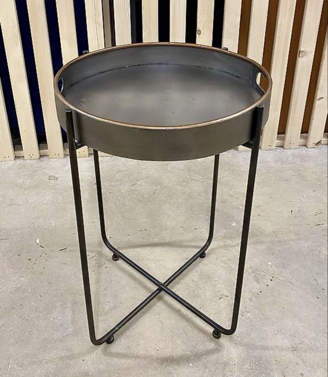 Tables: Table d’appoint  – D'occasion à Genève par Arber_mrq22