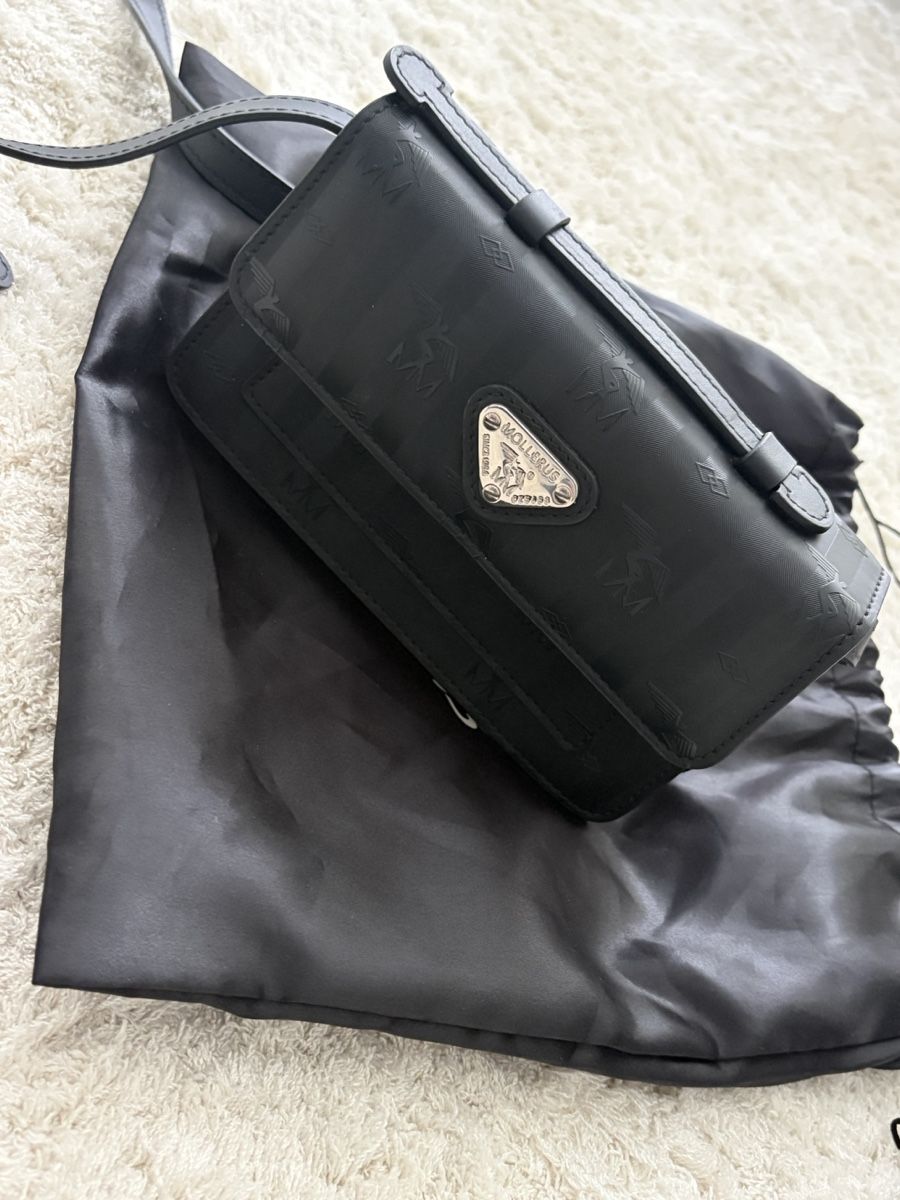 Maison Mollerus Borse da donna: Maison Mollerus Egg schwarz/silber  – Nuovo (secondo la descrizione) da Untersiggenthal venduto da alb_8jt6