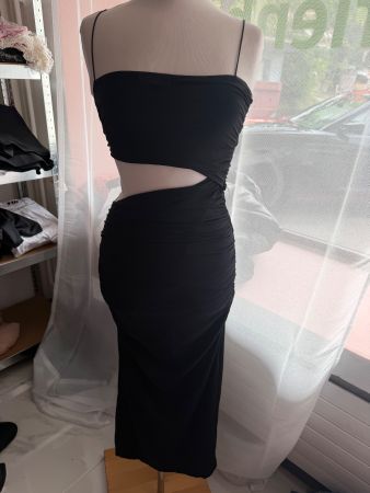 Zara schwarzes Sommer-Abendkleid mit Cut-Out Gr. M