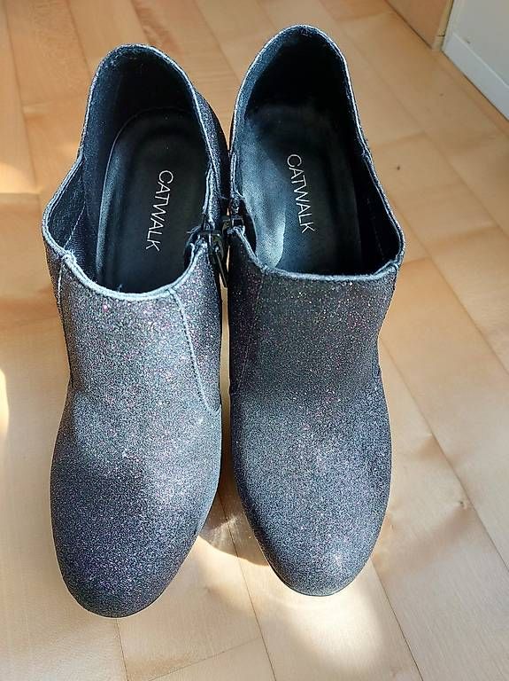 Scarpe da donna: Absatz Schuhe Catwalk, Grösse 38 – Nuovo e nell'imballaggio originale da Flaach venduto da nad_xpb7 2
